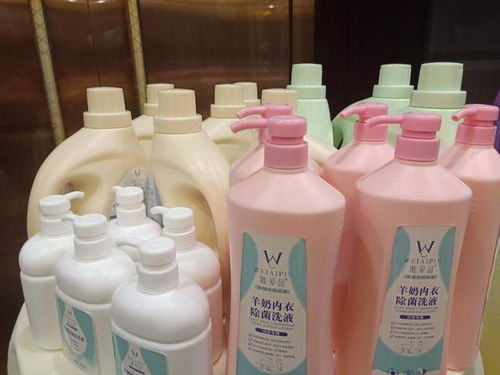 萬源成都商會走訪鴻利亮彩日用品，助力企業復工復產