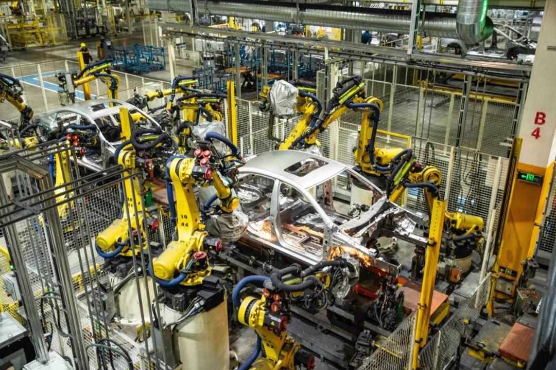 探秘上汽鄭州工廠 榮威RX3與i5的誕生地，技術(shù)開發(fā)與生產(chǎn)細(xì)節(jié)一覽